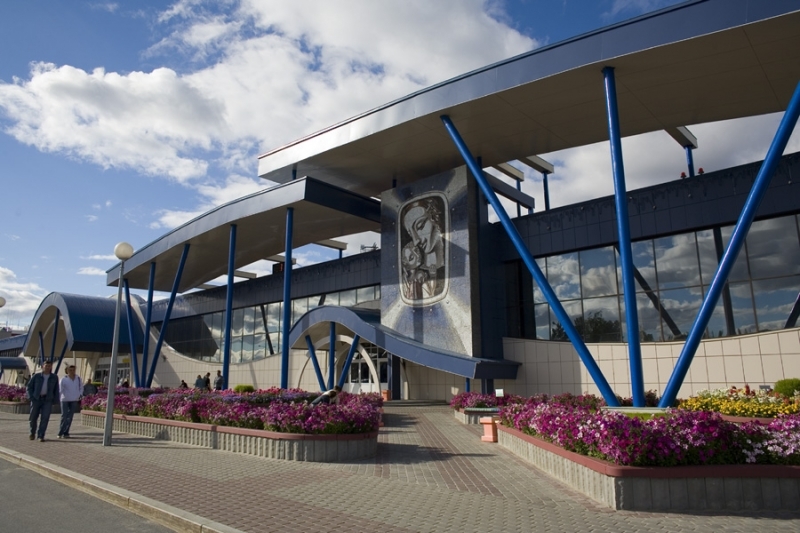 Файл:Аэропорт сургут.jpg