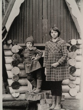Деревянная избушка(фотографии из личного архива Талалаевой Л.Ю.)