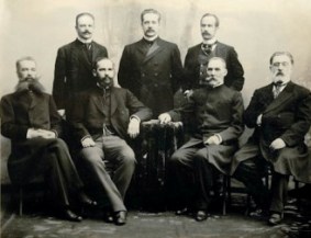 Столыпин в Ковне, с уездными предводителями дворянства Ковенской губернии, 1901.jpg
