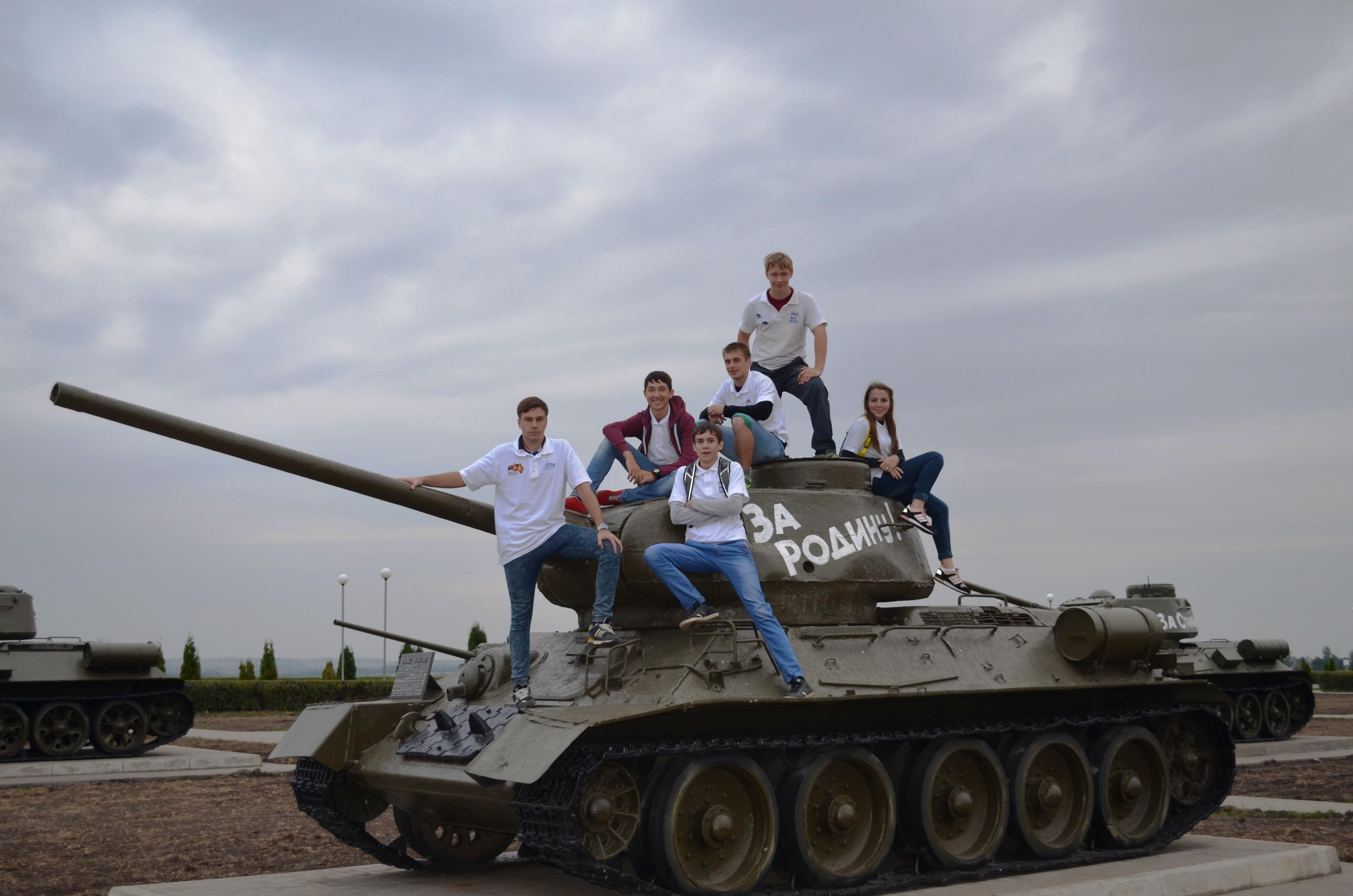 Парк военной техники на прохоровском поле.JPG