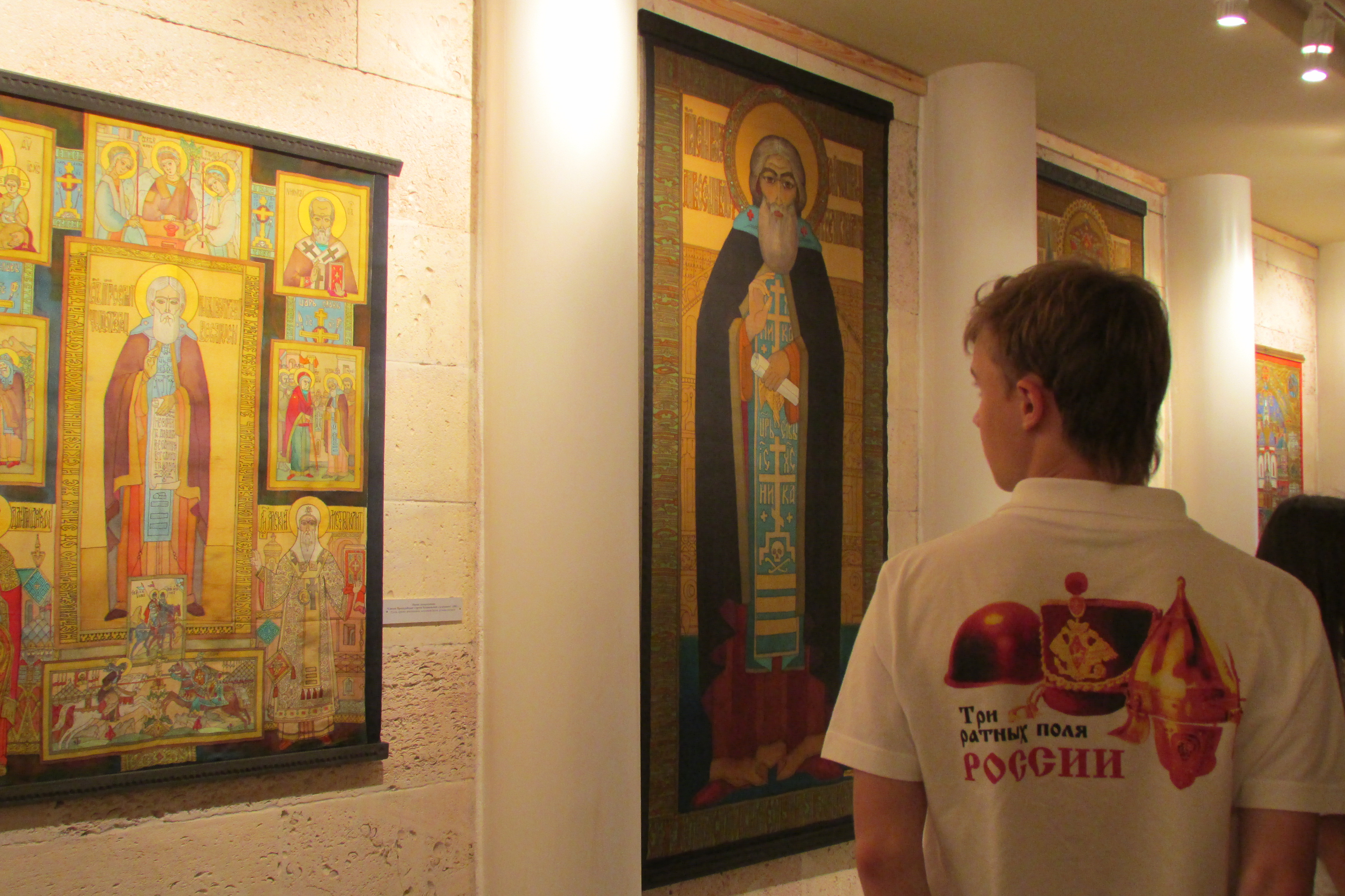 Музей Тульские древности выставка батика повсящ куликовской битве.JPG