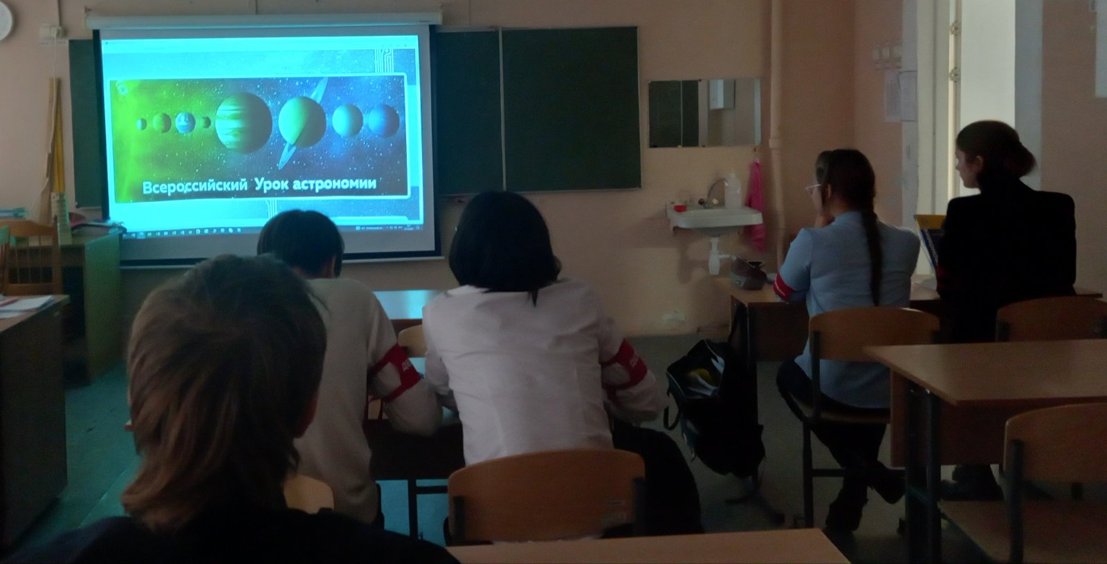 1 2866534eda9c9cb10d6e16d-V.jpg