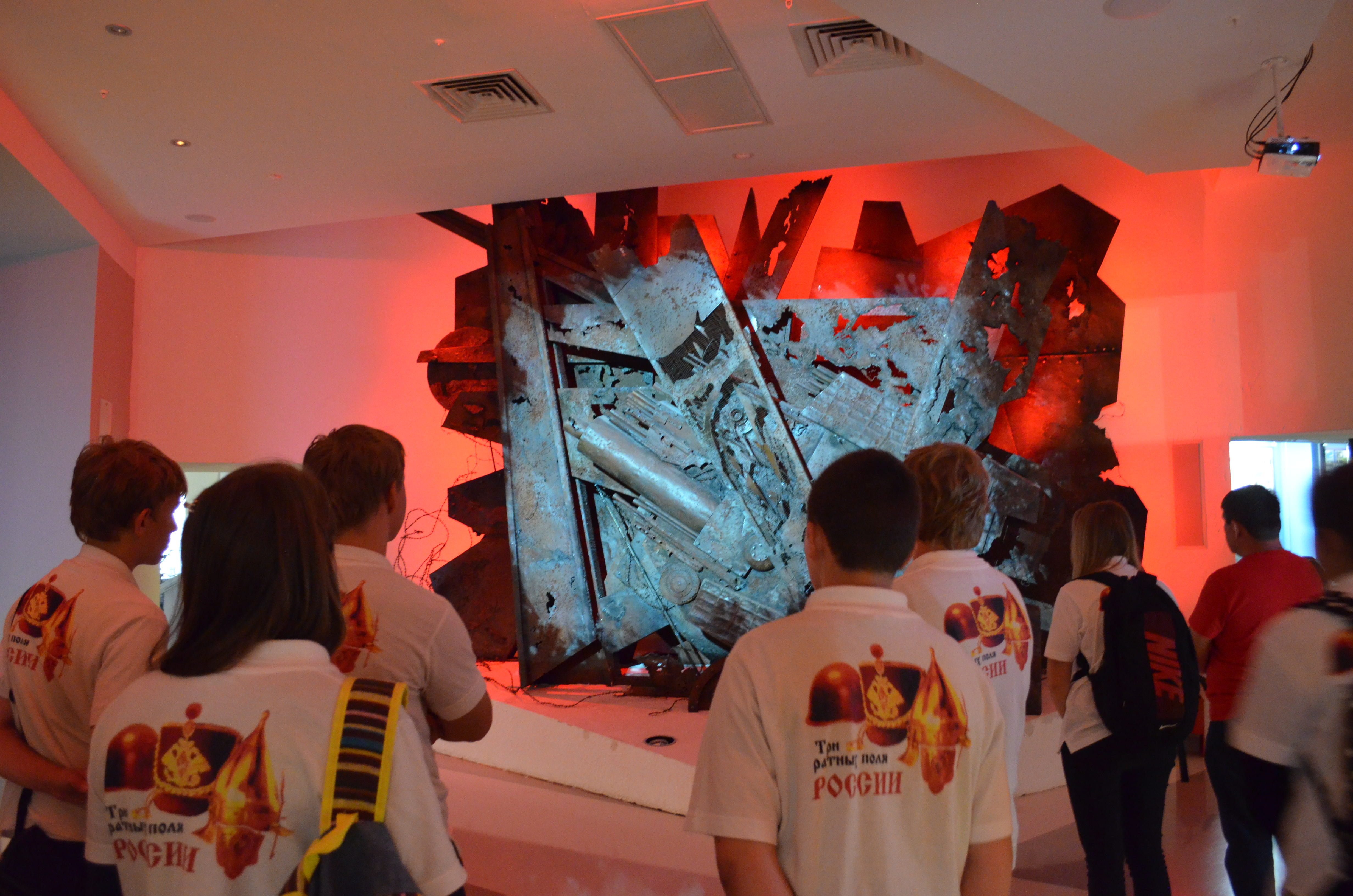 Инсталяция Машина войны музей третьего ратного поля россии.JPG