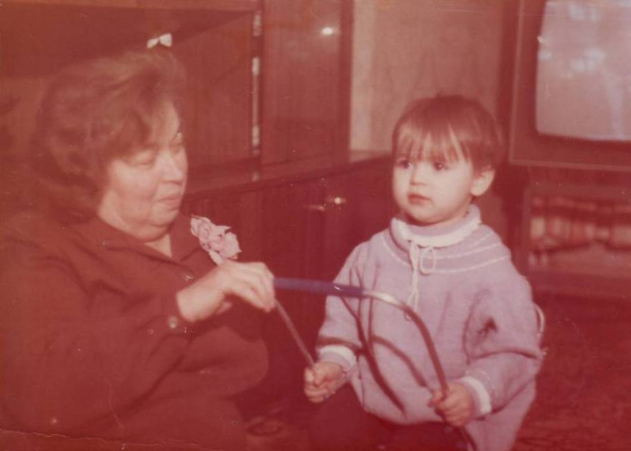 Даша с бабушкой.jpg